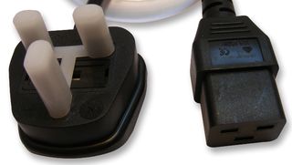 MULTICOMP - SL-19 + QP026-3 - 電源線 IEC C19 英式插頭 3M